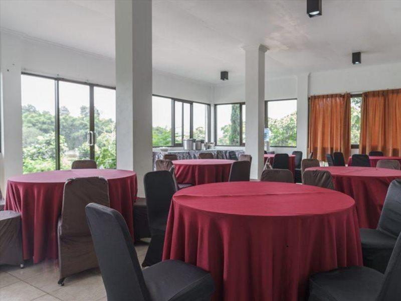 Reddoorz Plus At Hotel Negeri Baru Lodaya Puncak Bogor Exteriér fotografie