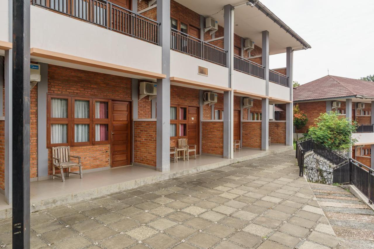 Reddoorz Plus At Hotel Negeri Baru Lodaya Puncak Bogor Exteriér fotografie