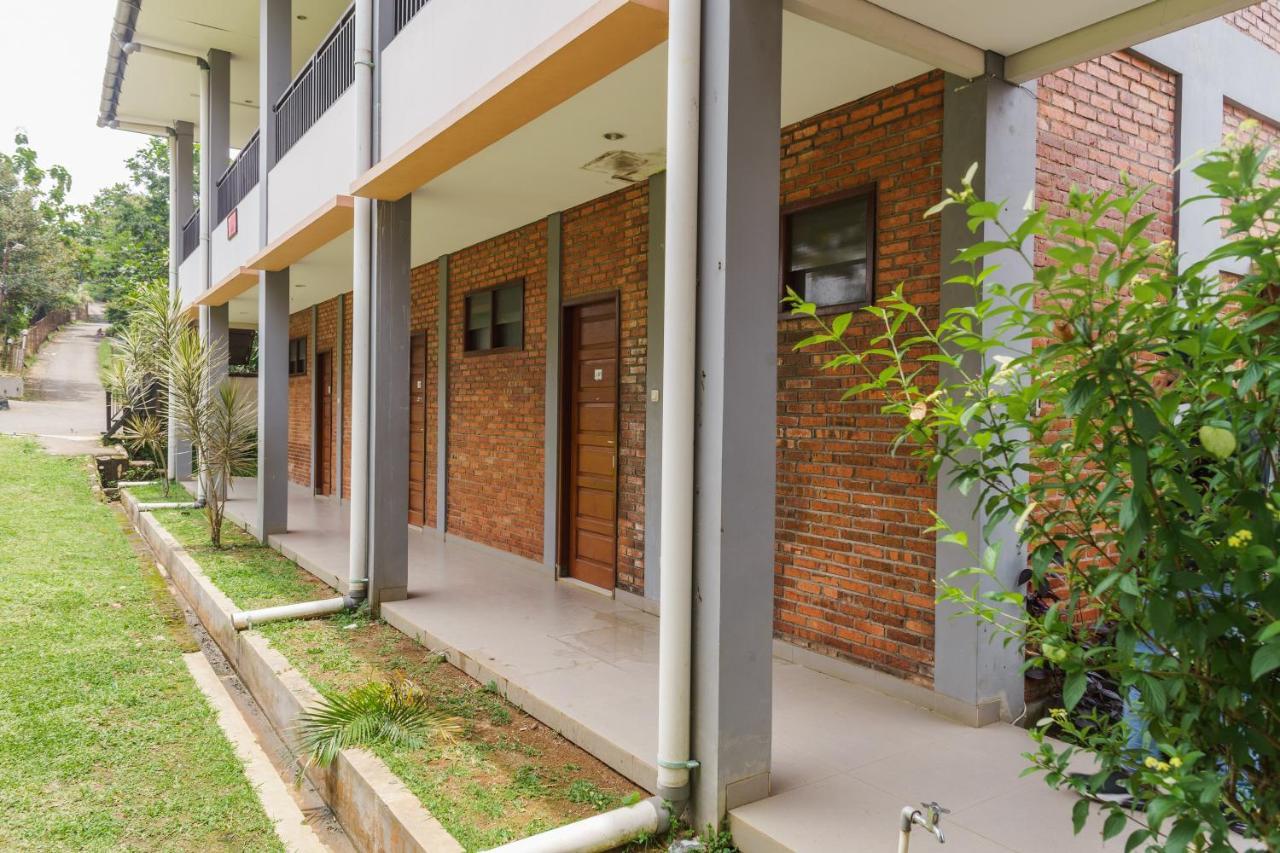 Reddoorz Plus At Hotel Negeri Baru Lodaya Puncak Bogor Exteriér fotografie